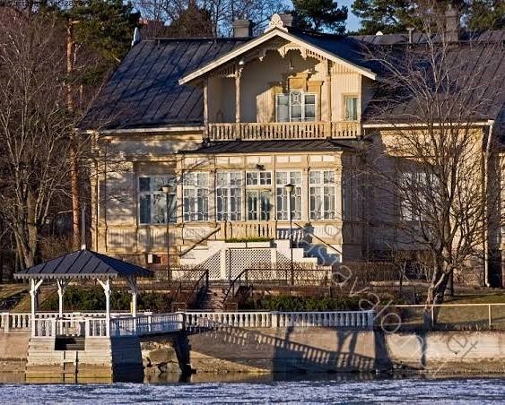 Suomen pääministeerin kesäasunto, joka on pitsihuvila vuodelta 1873.